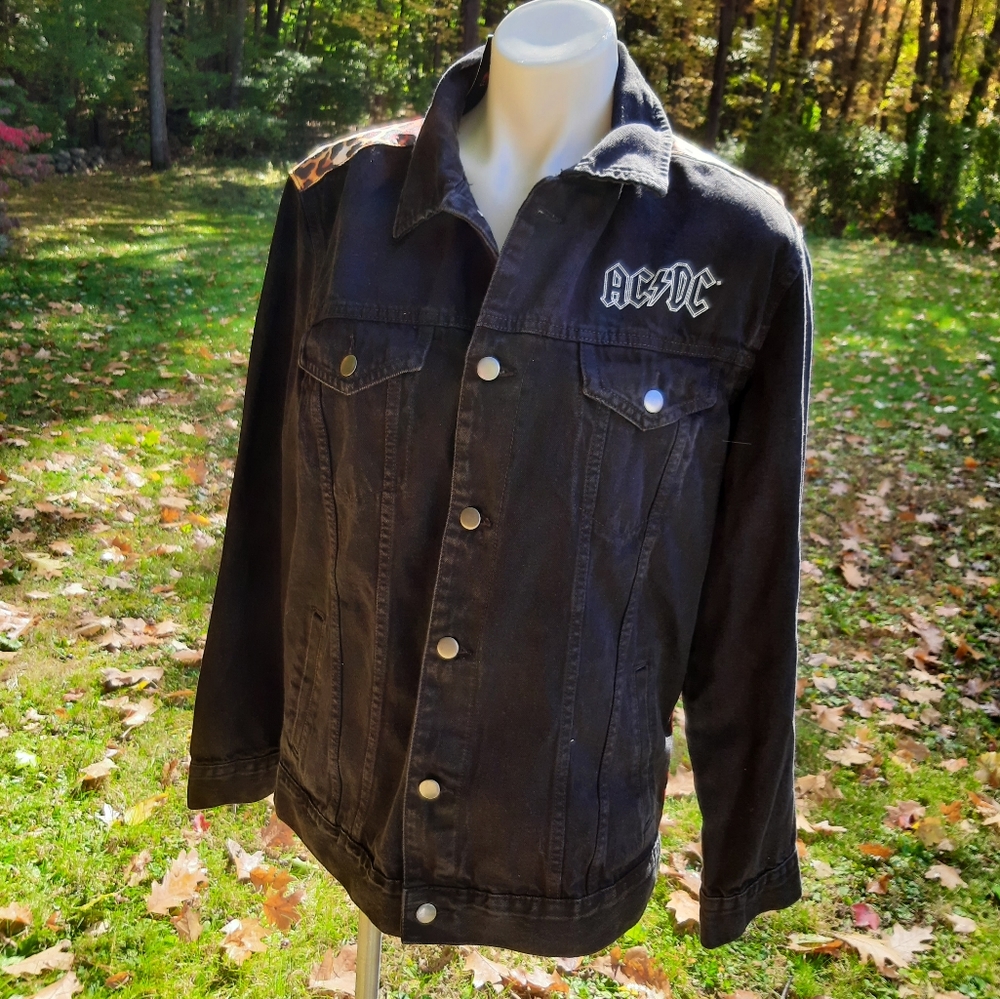AC/DC BLACK JEAN JACKET LEOPARD PRINT
